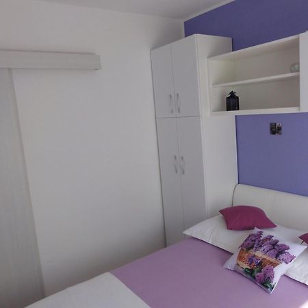 Apartments Babaja 트로기르 객실 사진